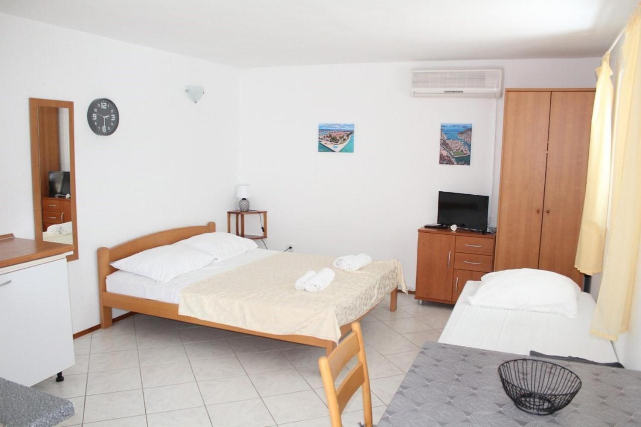 Apartments Ada プリモシュテン エクステリア 写真